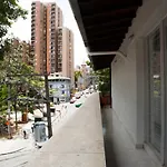 Apartamento Remodelado En El Mejor Lugar Del Centro De Medellin. Home Aris 402